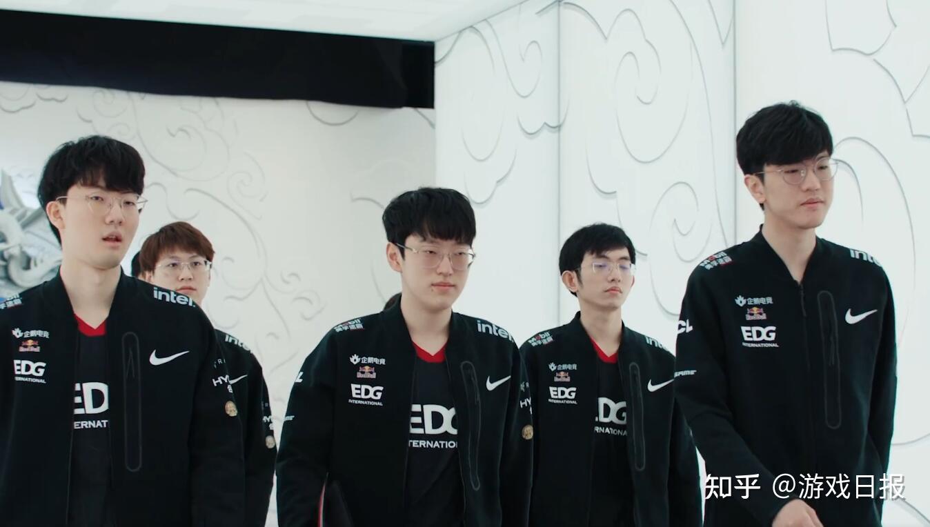 凸显成熟气 凸显成熟气